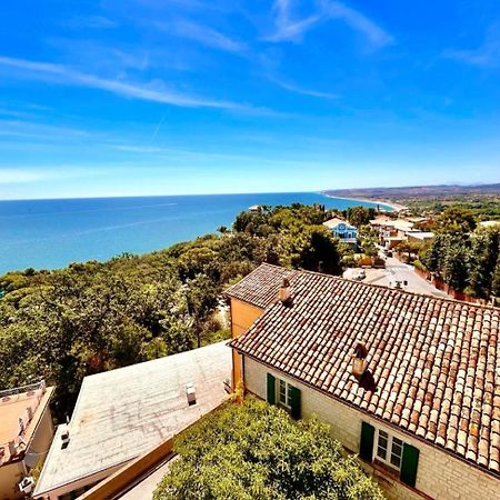 Paulis - Semiattico In Pieno Centro A Sirolo, Con Meravigliosa Vista Mare Apartment Exterior foto